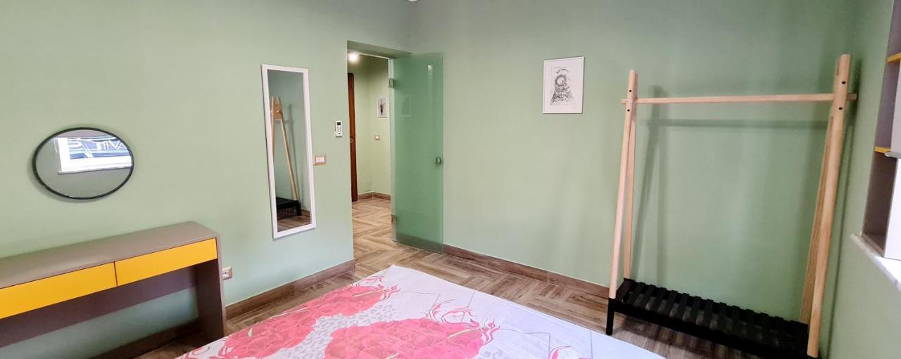 2V1 - Sheshi Willson Lägenhet Tirana Exteriör bild